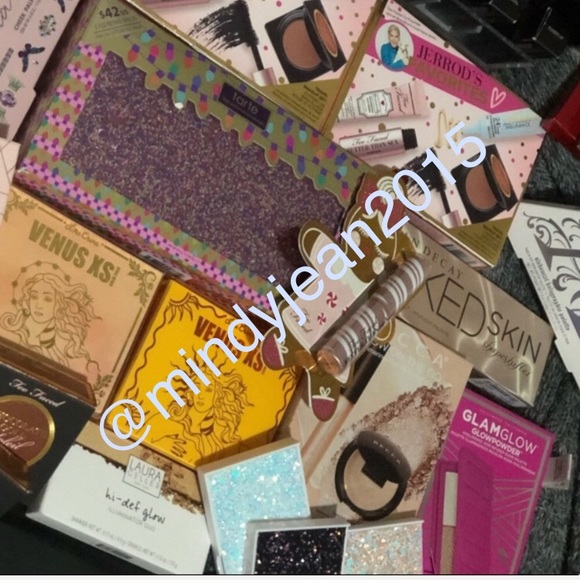 ♥️ MAKEUP MYSTERY BOX ♥️ - Picture 16 of 16